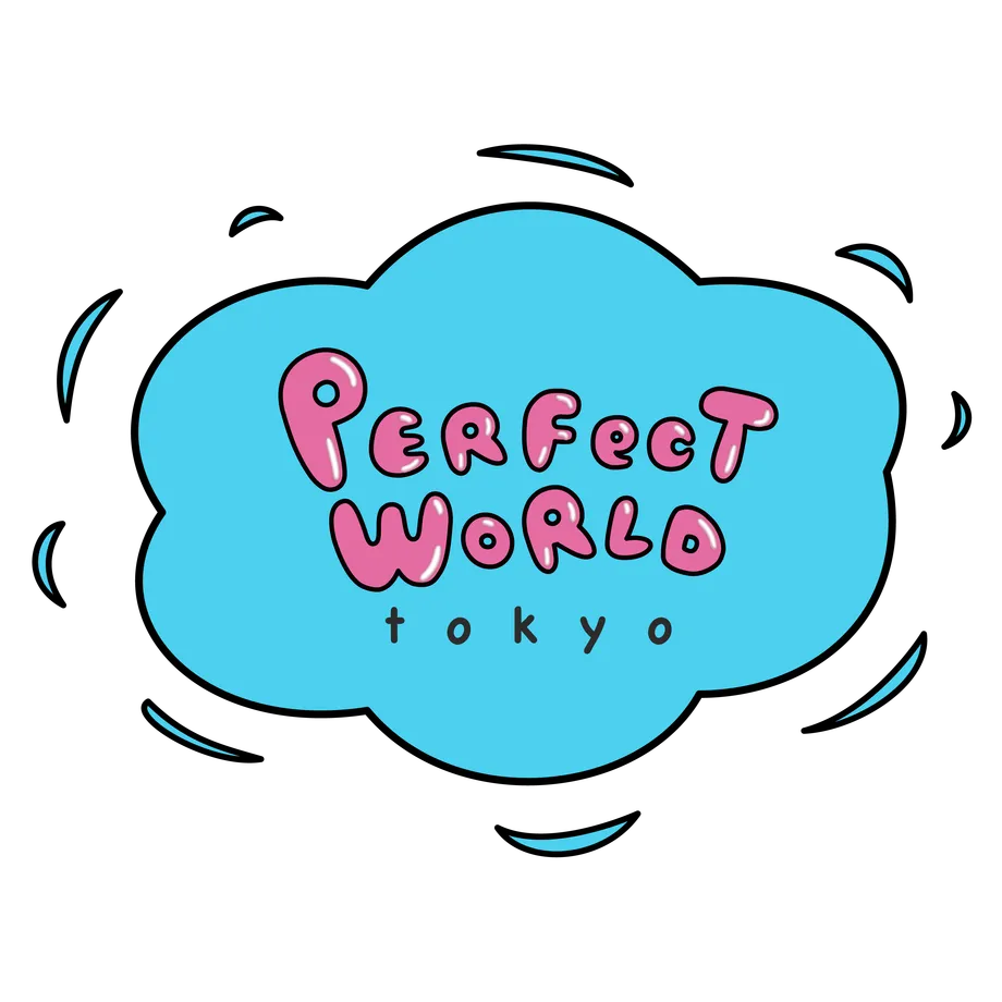 水色の吹き出しにピンクの文字を配したPerfect World Tokyoのロゴ