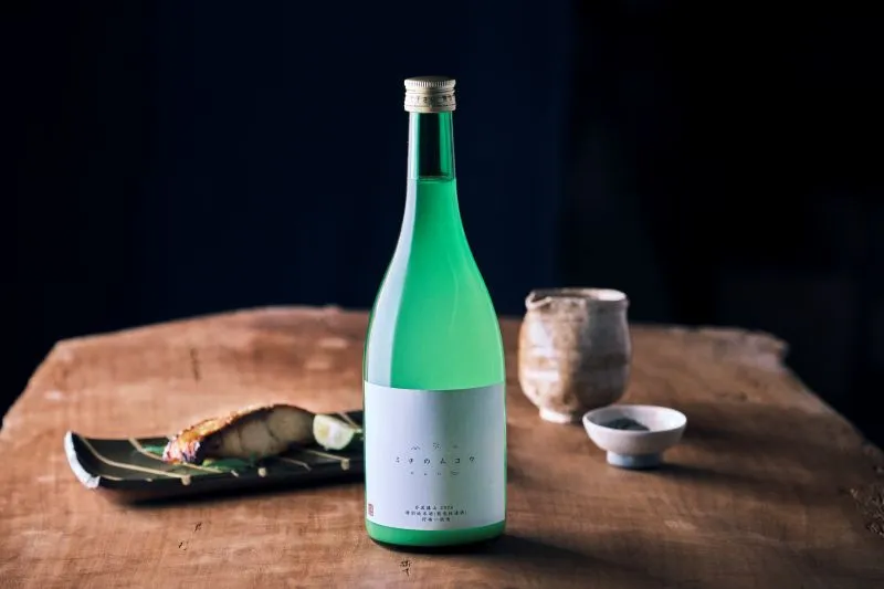 ミチのムコウの瓶と酒器・料理