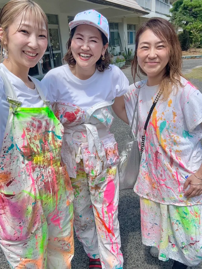 学校を訪れた運営メンバー