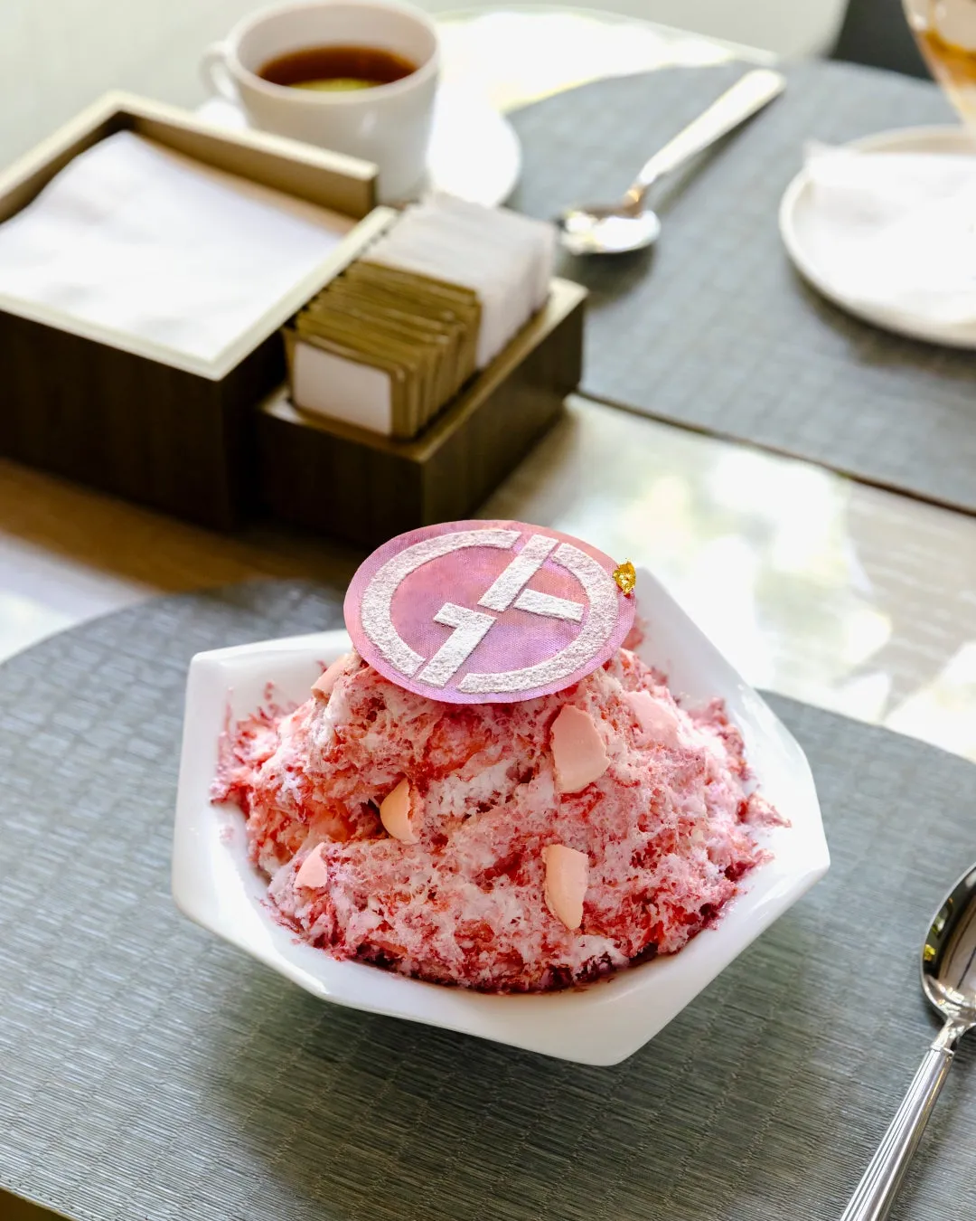 アルマーニ / カフェ 表参道の期間限定かき氷