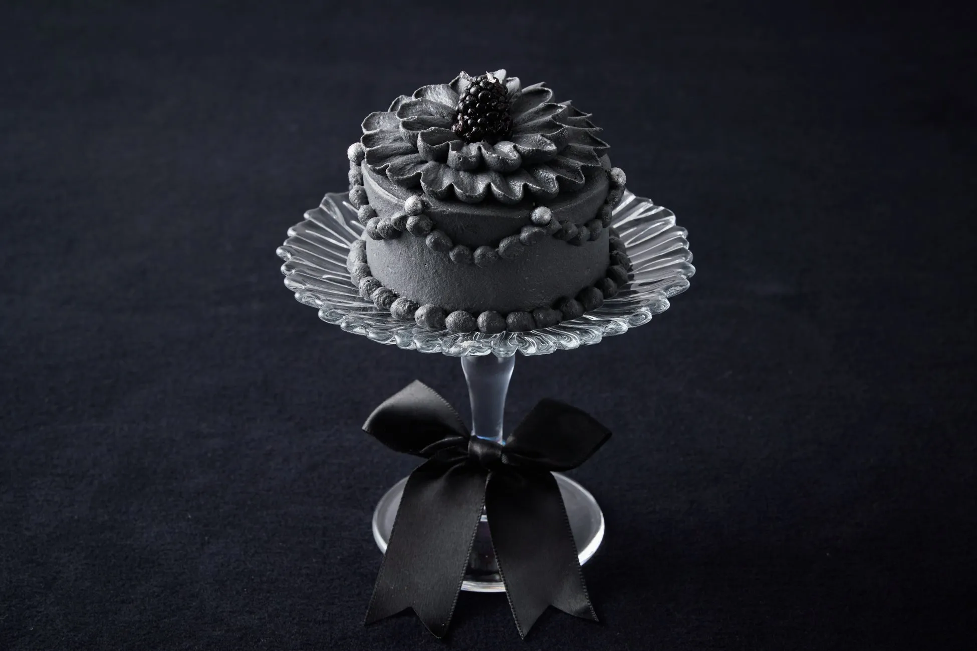 【脳がバグる！】新宿「ShortCakeCompany」の漆黒ショートケーキを私が体験！