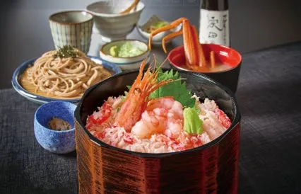 本ずわい蟹と南蛮海老丼(かに汁付)と麺