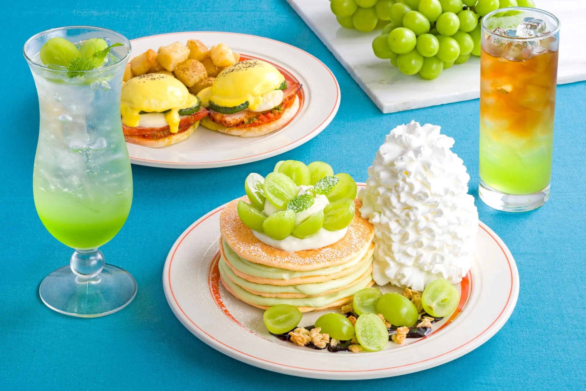 【Eggs 'n Things】「今だけ」の贅沢体験！シャインマスカットパンケーキで最高の夏を