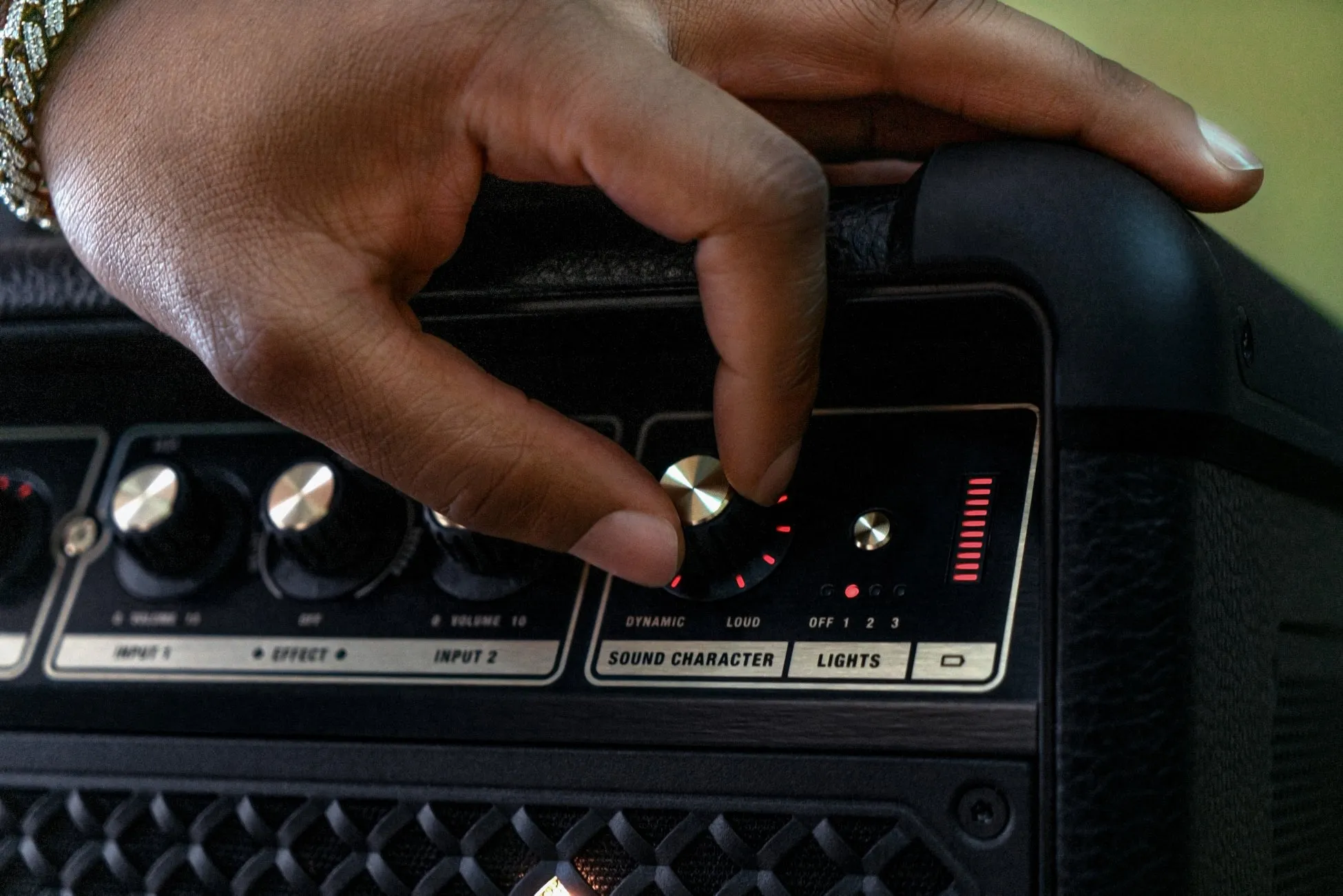 Marshall Bromley 750 操作パネルとデザイン