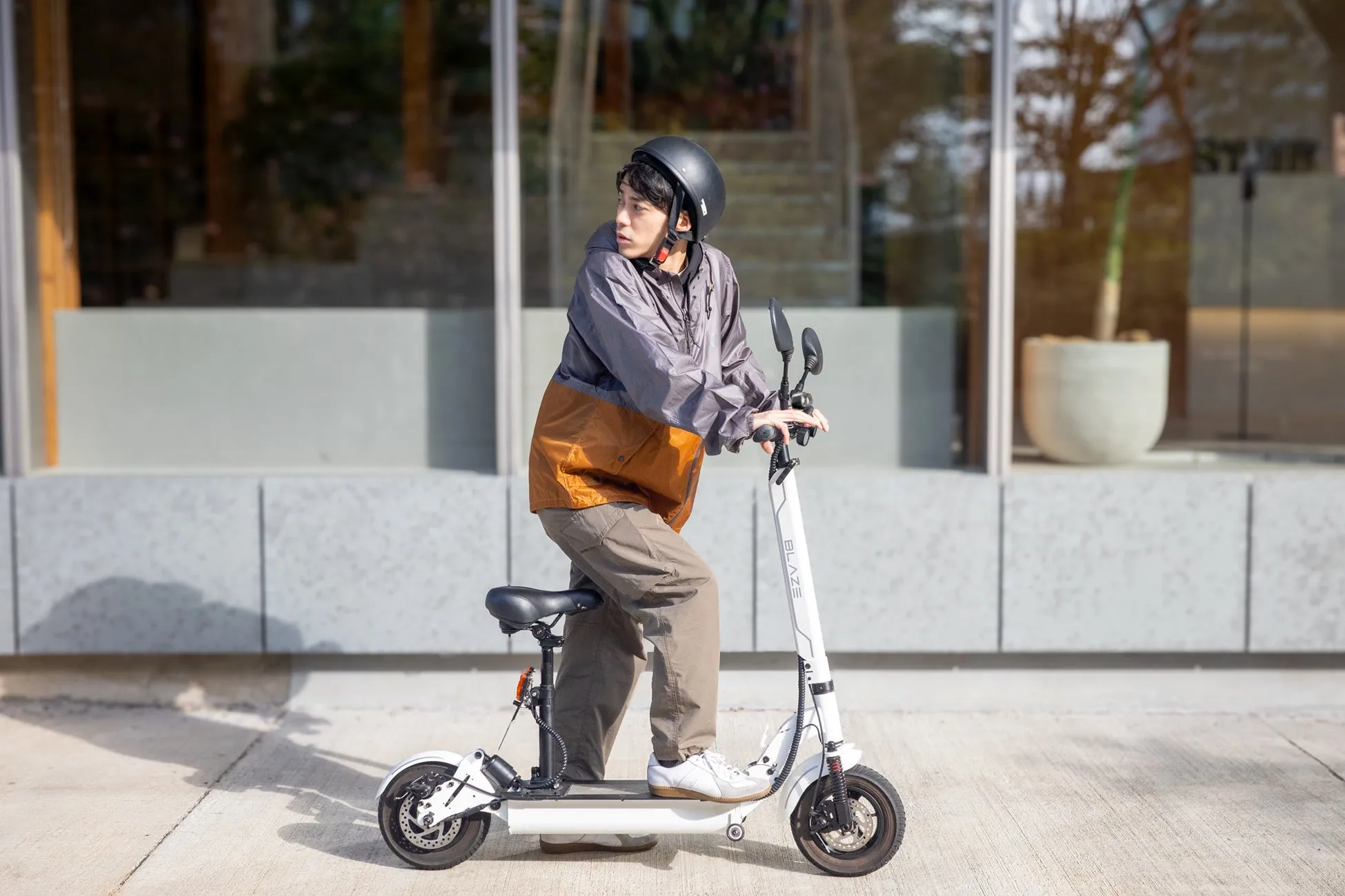 EV スクーター