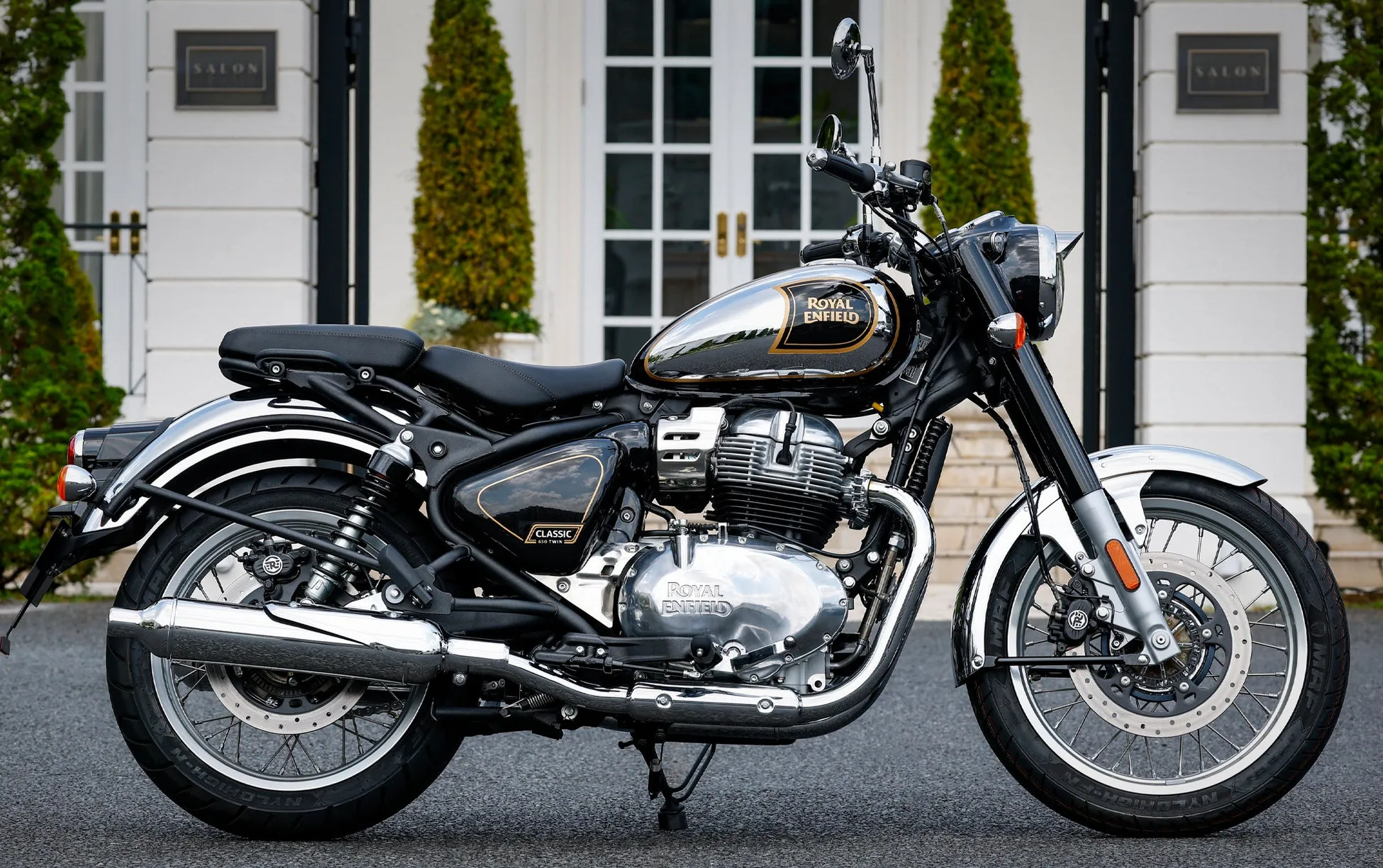 CLASSIC 650 フロントディテール