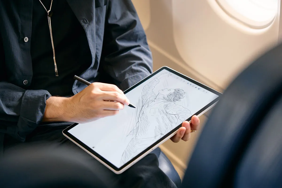 Wacom MovinkPad Pro 14の側面デザイン