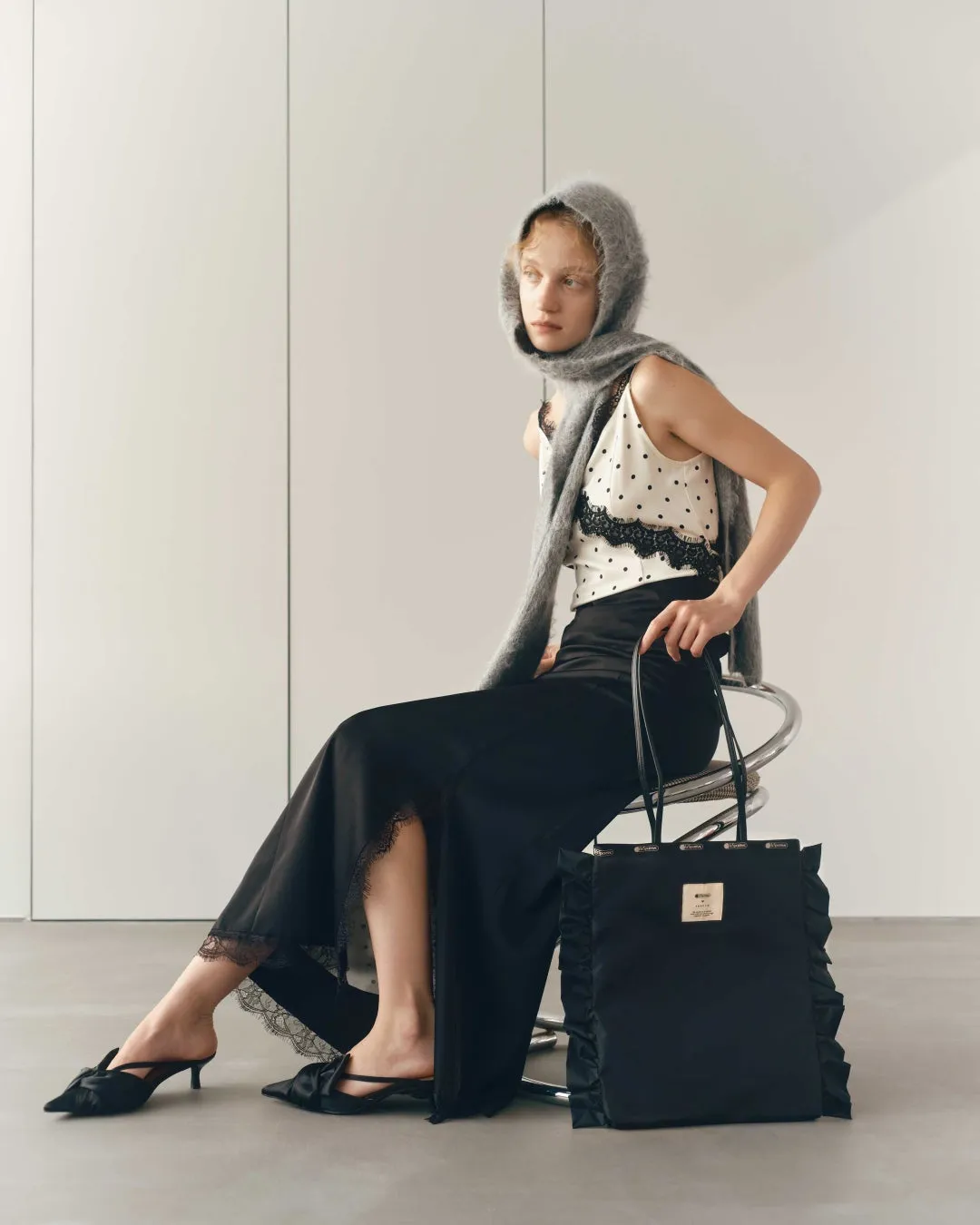 RF Vertical City Tote Black