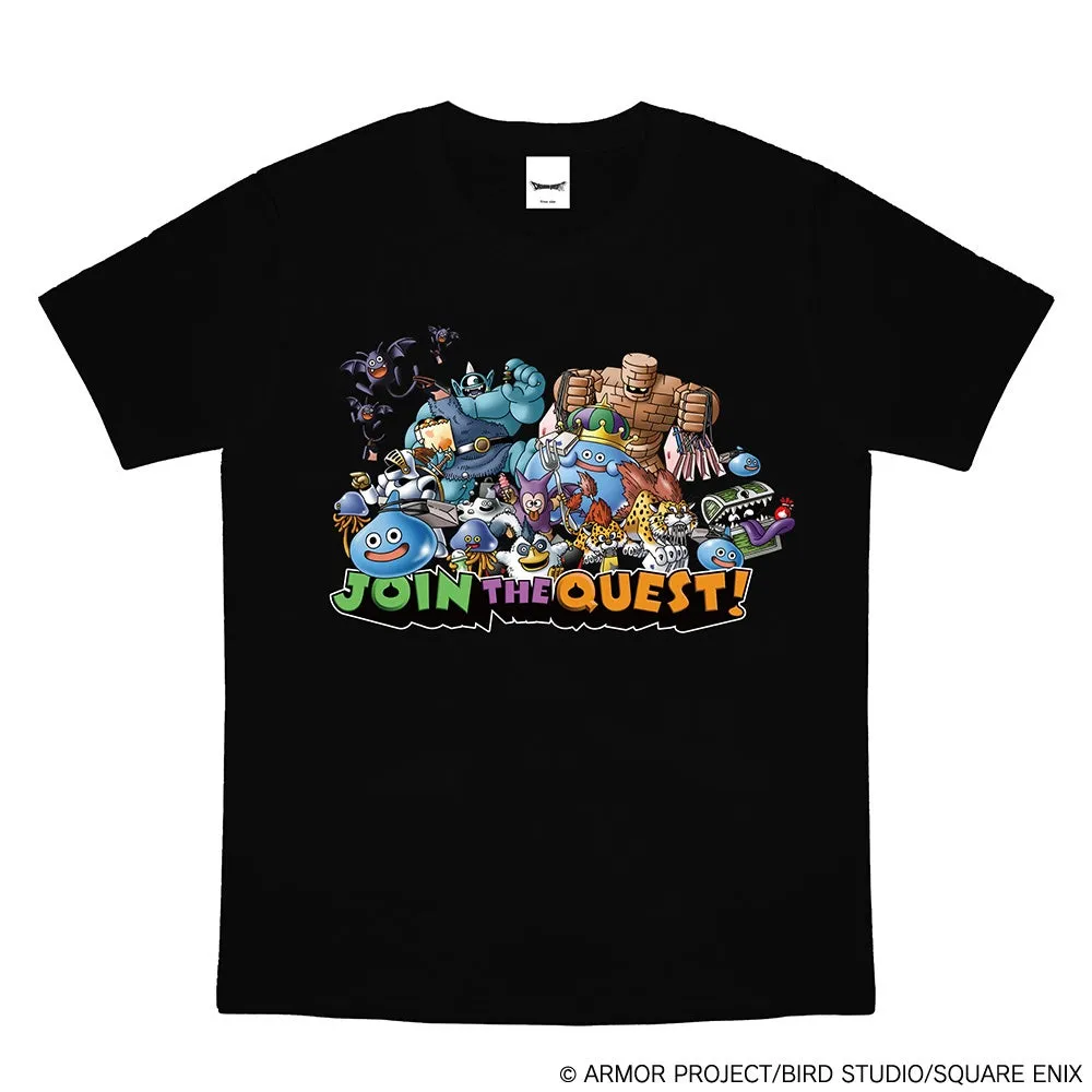 黒いTシャツに、ドラゴンクエストのキャラクターたちが描かれたイラスト