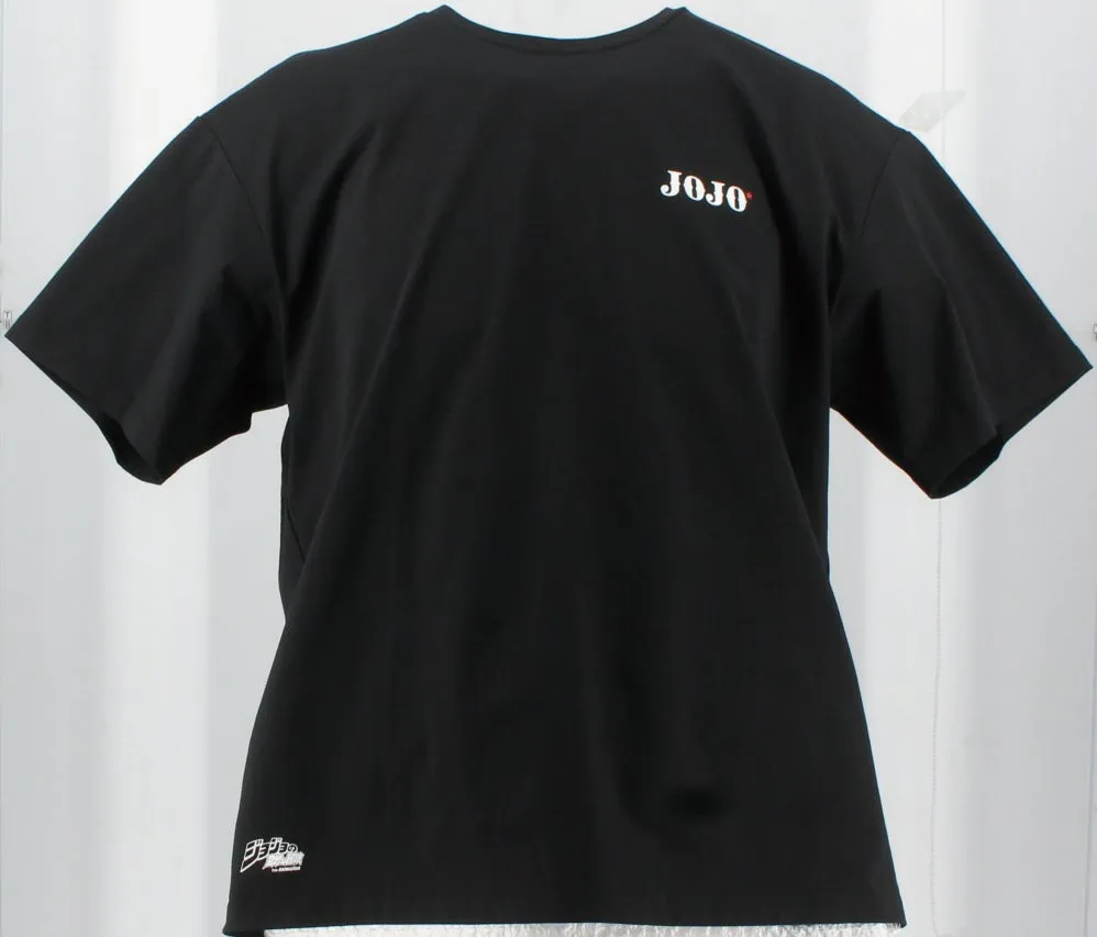 黒いTシャツに「JOJO」の文字がプリントされた画像