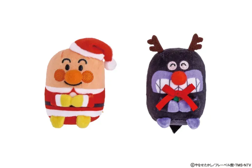 サンタクロースとトナカイに扮したアンパンマンのぬいぐるみ
