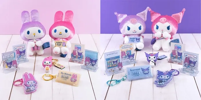 マイメロディとクロミのぬいぐるみ、キーホルダー、アクリルスタンドなどのグッズの写真です。