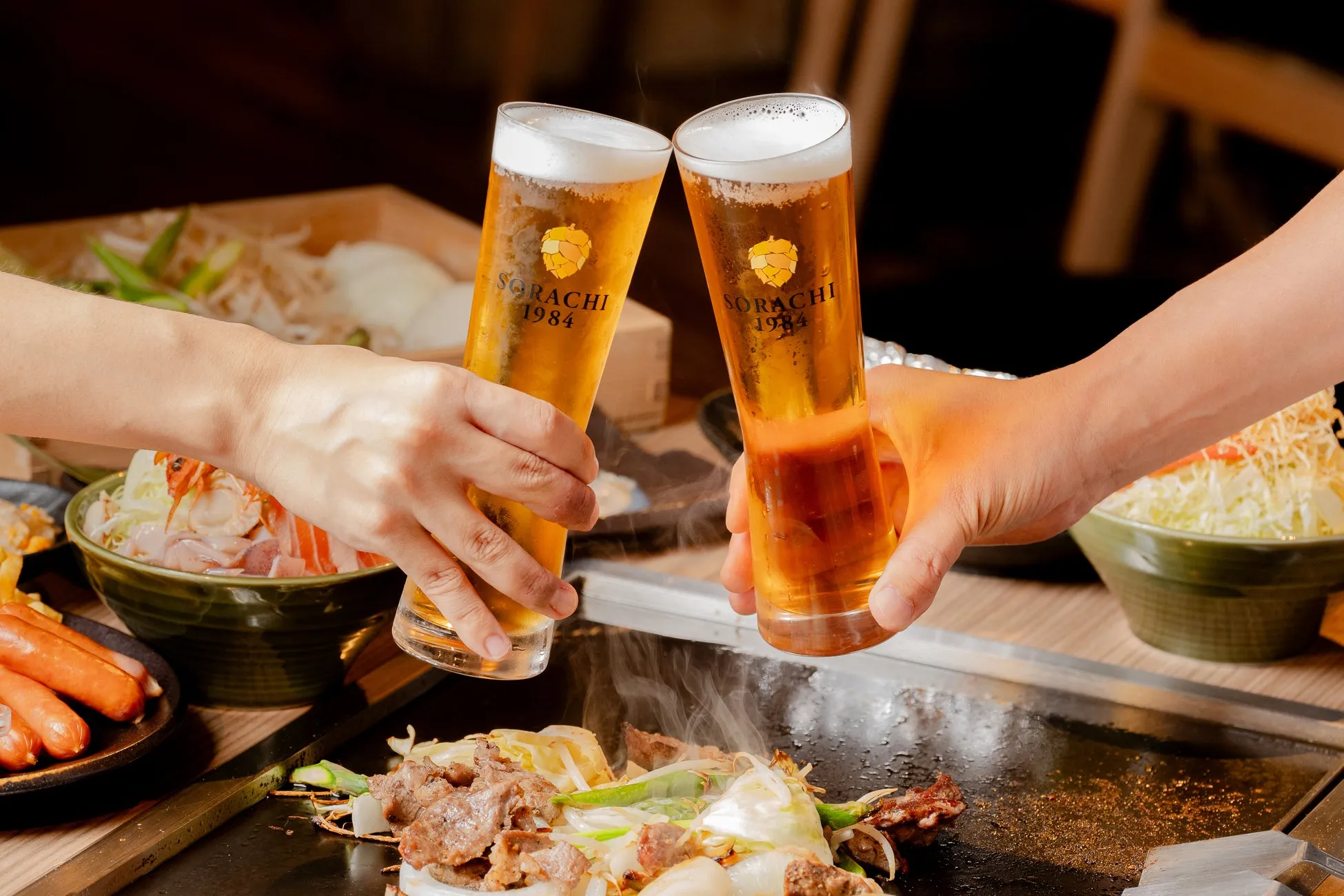ビール, 乾杯, 鉄板焼き, 料理, グラス, 人, 食べ物