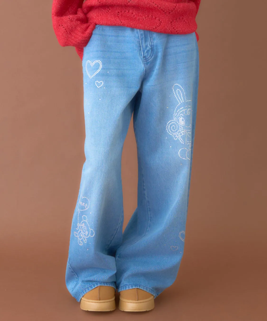 水色のジーンズにハート、ウサギ、クマの模様