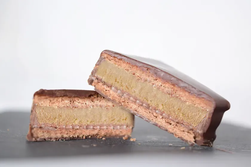 八丁味噌キャラメルのチョコレートサンド