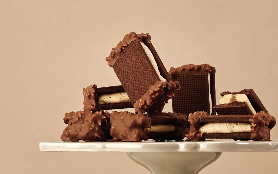 連日完売の伝説!【きのとや ナッティクリームサンド】ザクザクとろける”冬のご褒美スイーツ”が全国へ!