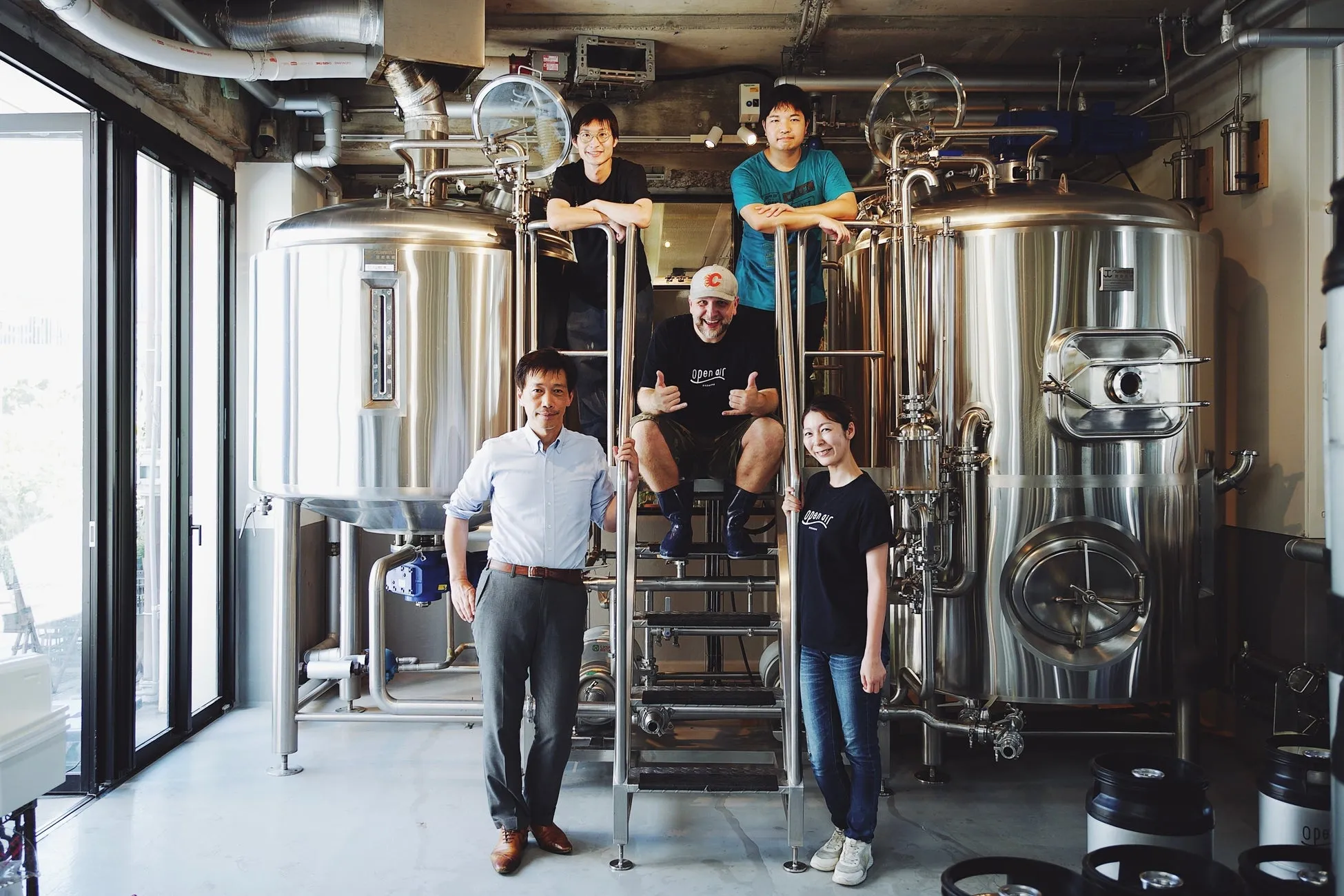 醸造所で働く人々