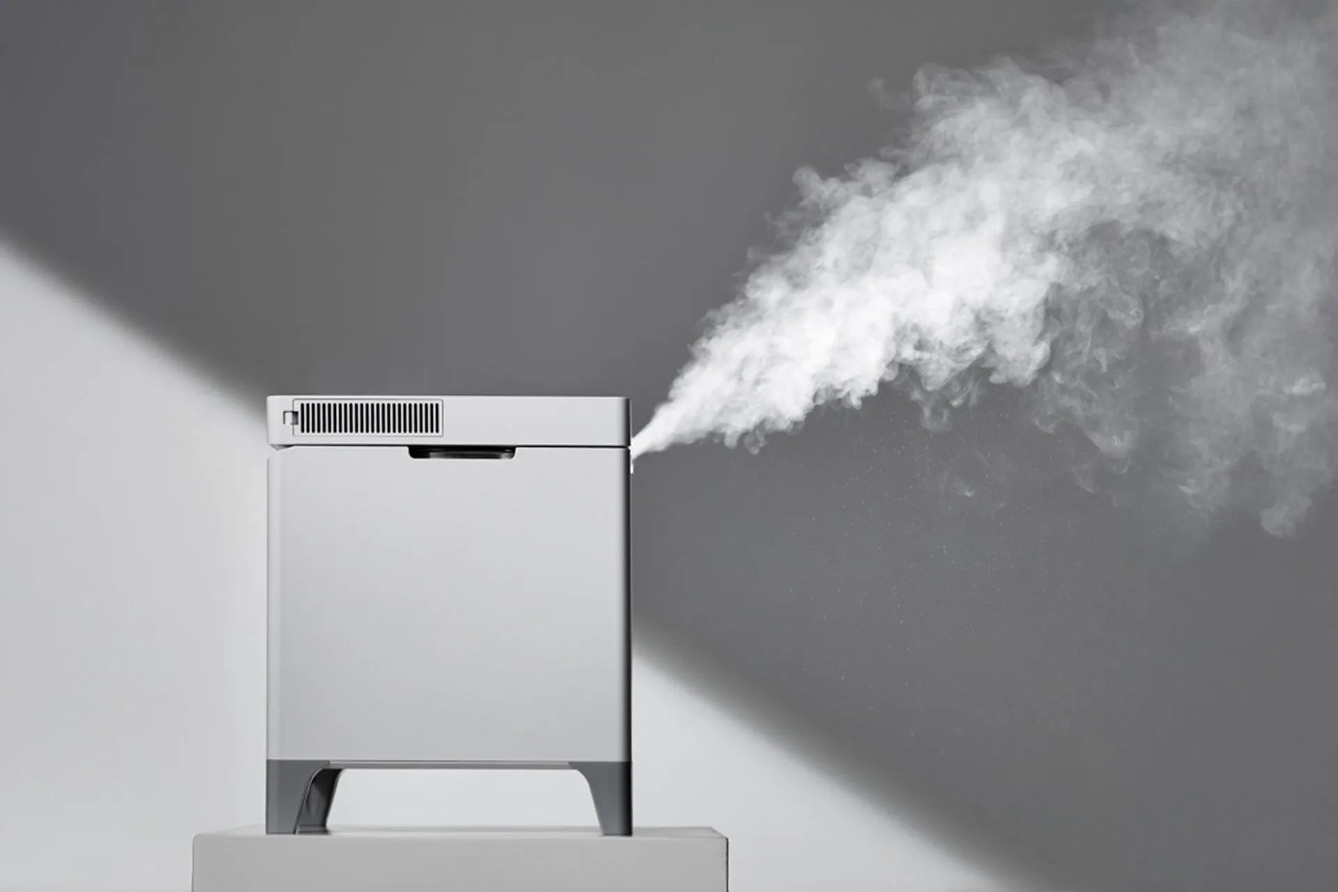 加湿器から水蒸気が出ている様子