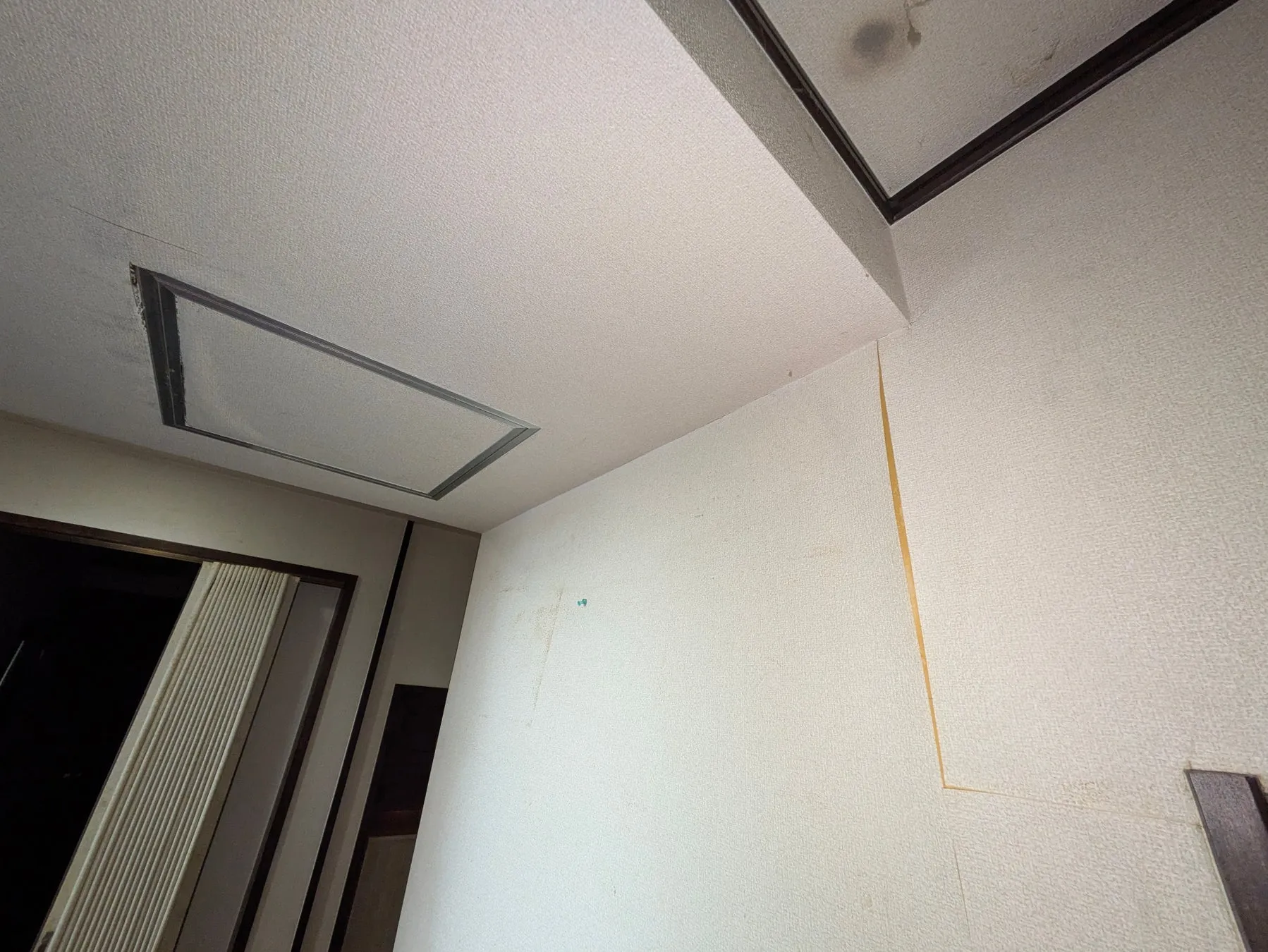 庫裏の屋根の傷み