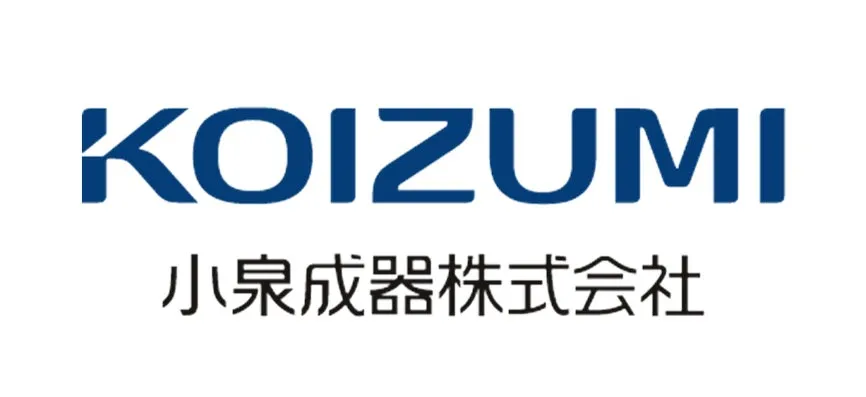小泉成器株式会社のロゴ画像です。青色の「KOIZUMI」の文字と、その下に日本語で「小泉成器株式会社」と書かれています。
