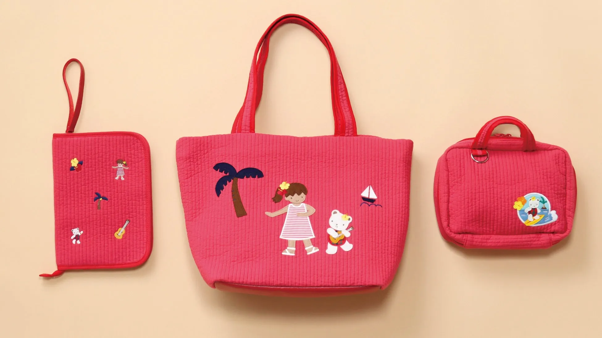 ピンクのコラボレーションバッグ