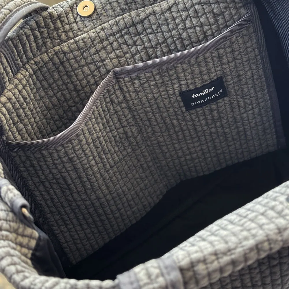 voyageの内側にはfamiliarのタグも