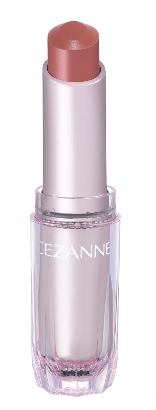 セザンヌのリップスティックのクローズアップ画像です。リップスティックは、淡いピンク色の透明なケースに入っており、上部に濃いピンク色のリップスティックの色があります。
