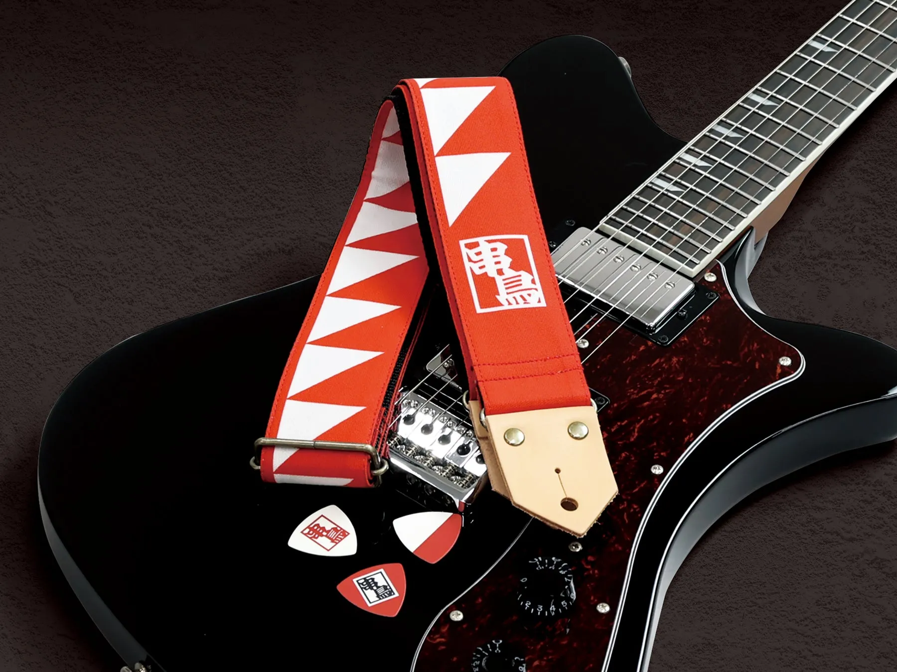 【串鳥×島村楽器】あの紅白がギターに!? 北海道ソウルフード愛を叫ぶ衝撃コラボの全貌！