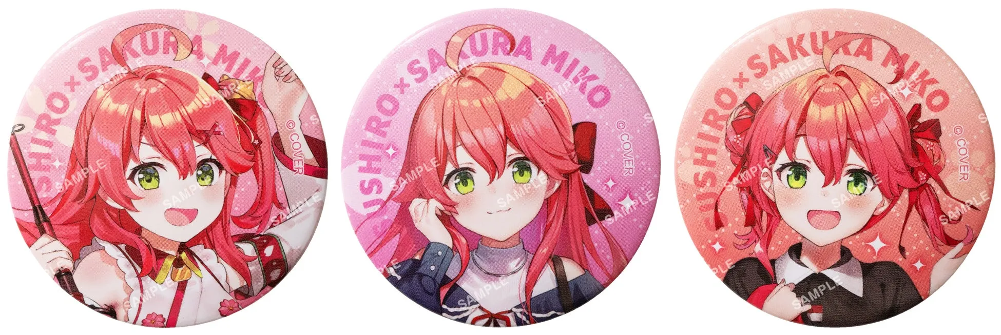 3つの缶バッジ。それぞれ異なる衣装を着た桜ミコが描かれている