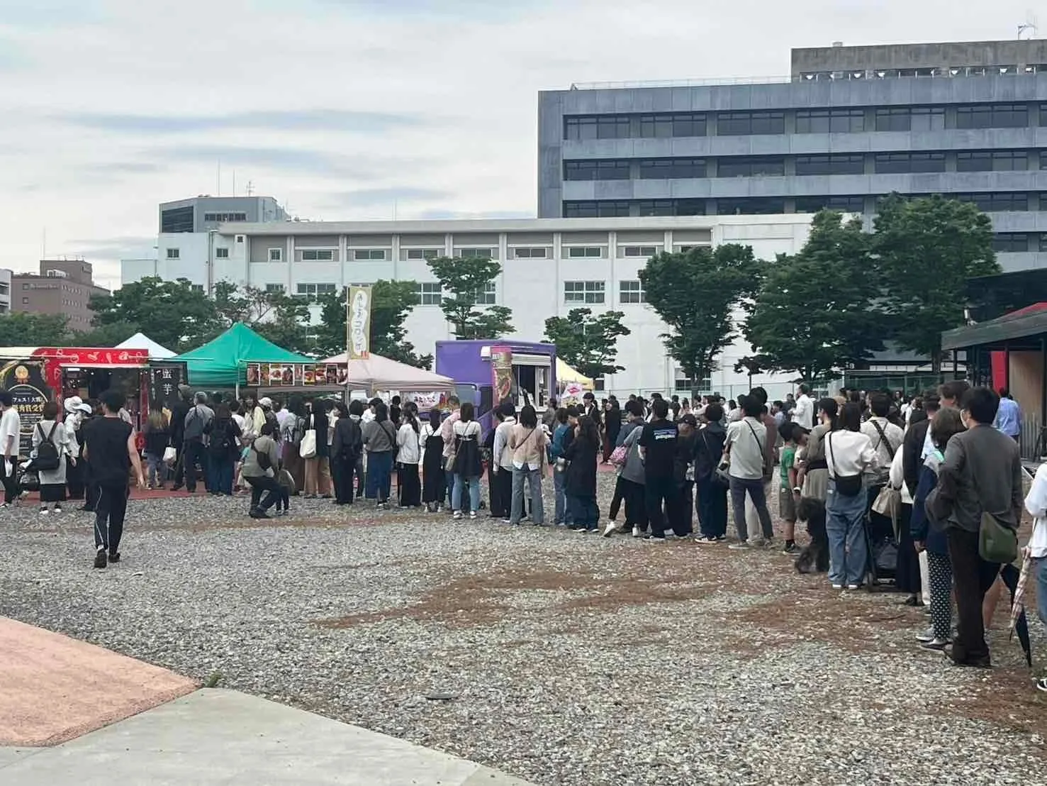イベント会場の賑わい