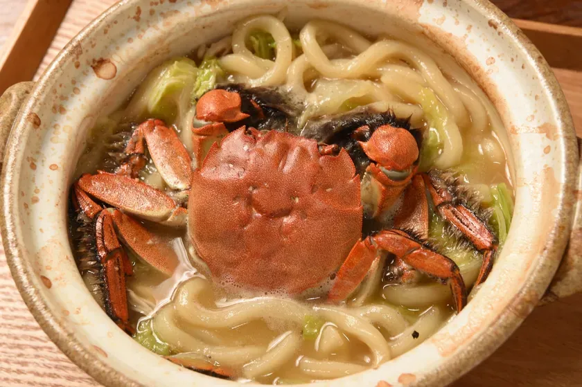 カニが入ったうどんの料理