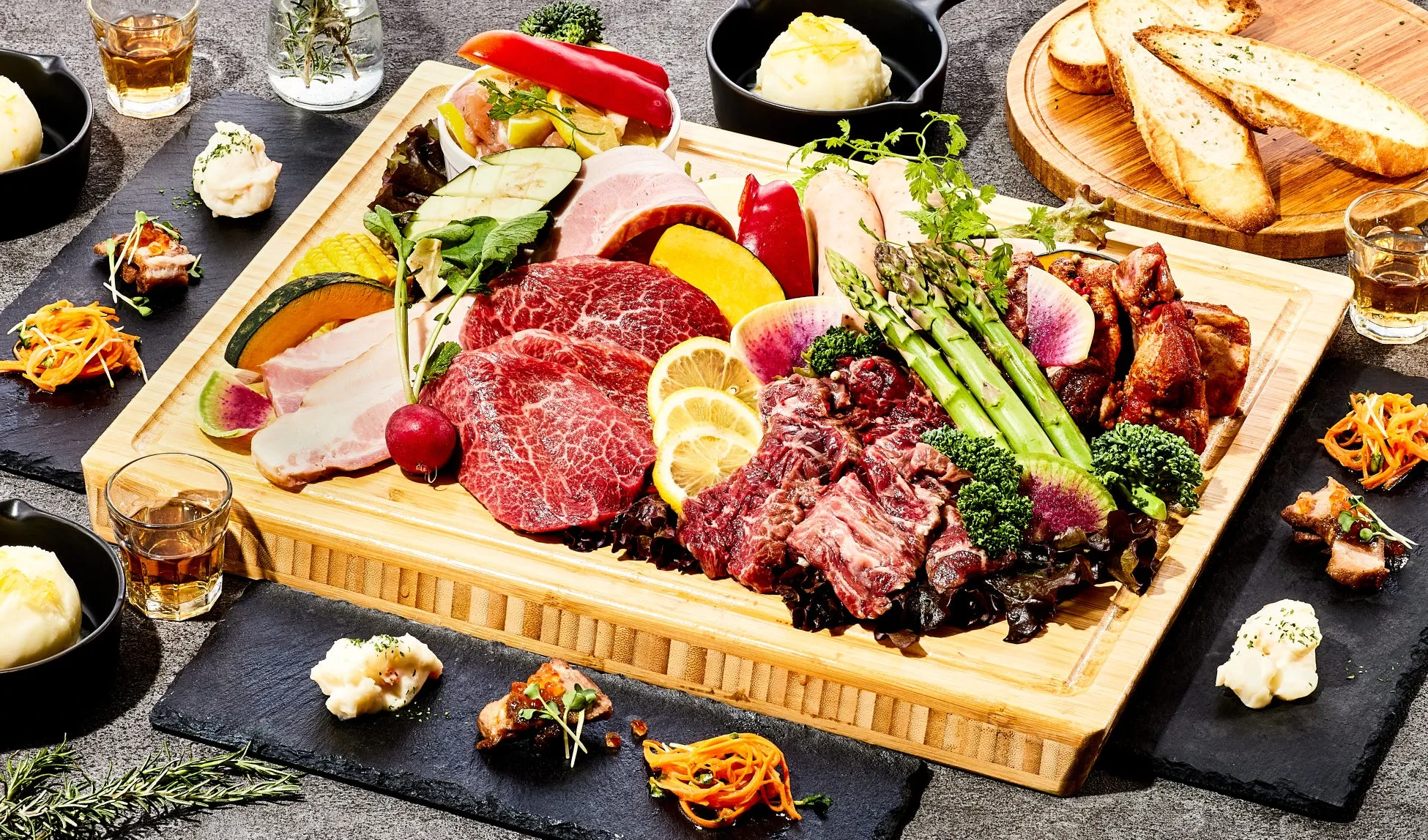 豪華BBQ料理の盛り合わせ