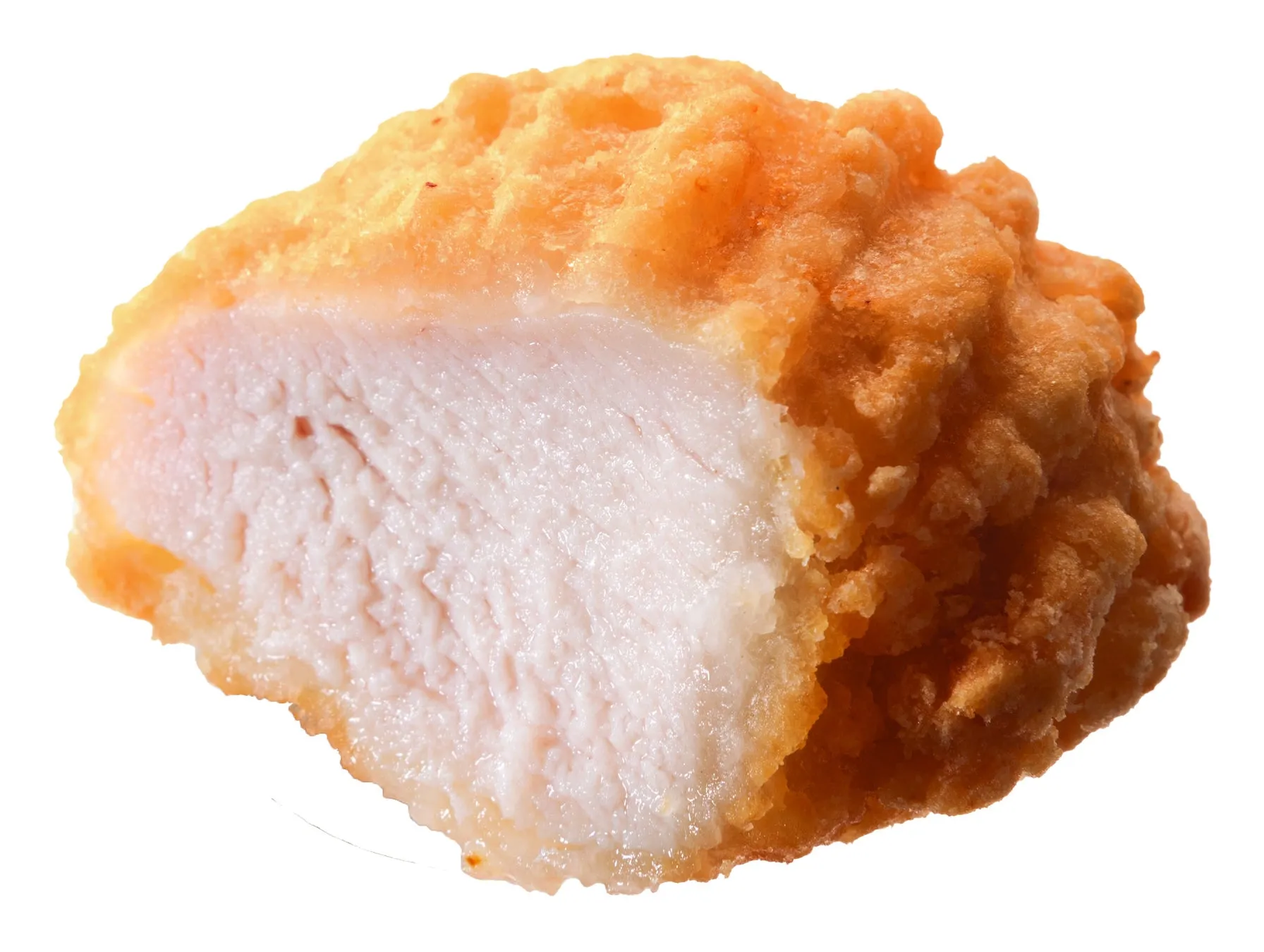 鶏肉の断面が見える揚げ物。衣はカリカリで、中はジューシーに見える。