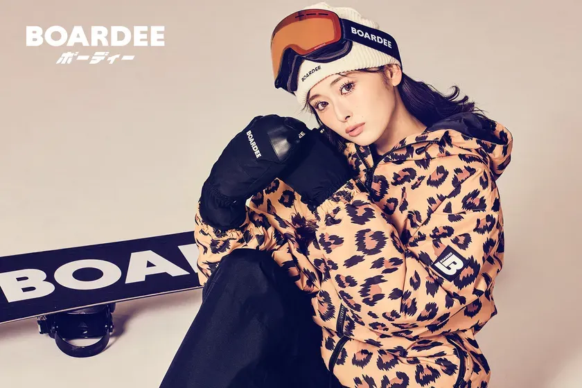 速報】ゆうちゃみ着用のBOARDEEが今年も可愛い！売切れ必至スノボ