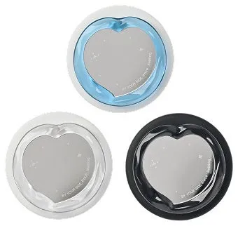 3つの異なる色のハート型の鏡