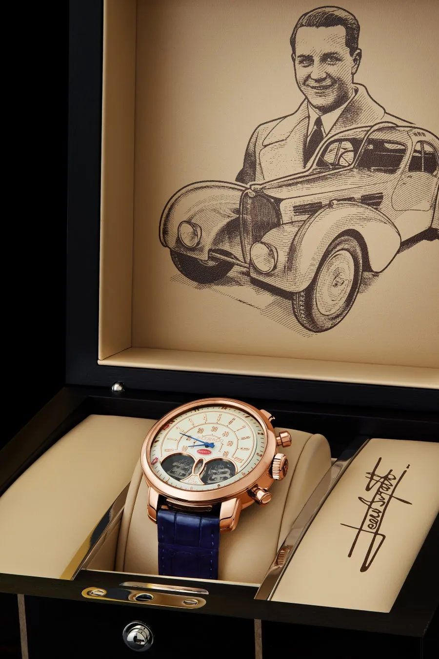 高級腕時計が収められたケース。ローズゴールドカラー