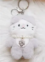 白とグレーの猫のぬいぐるみキーホルダー