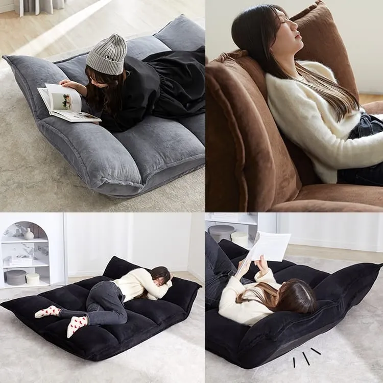 フロアソファでくつろぐ女性のイメージ