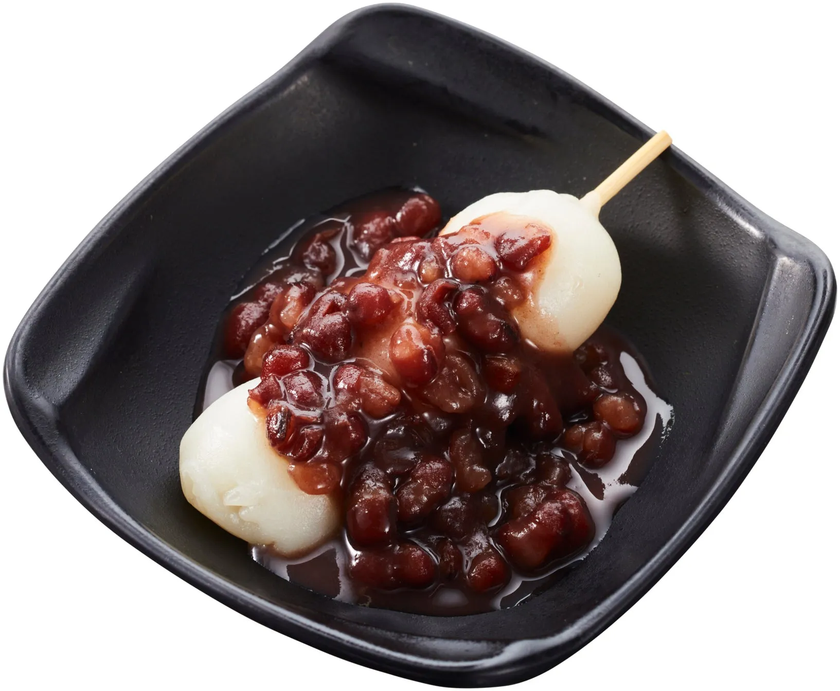 白玉団子にあんこがたっぷりかかった料理の写真です。