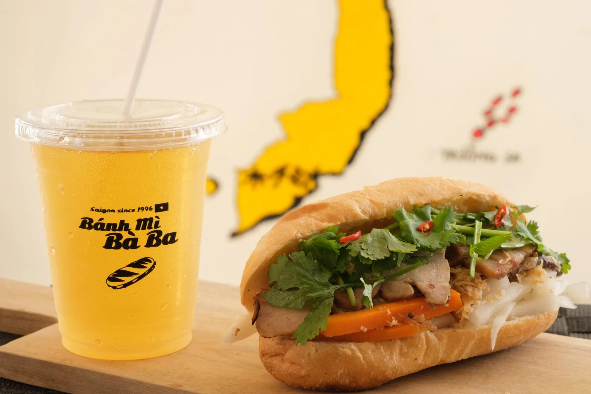 バインミーとドリンク