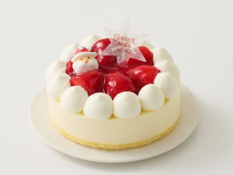 クリスマスケーキとサンタ