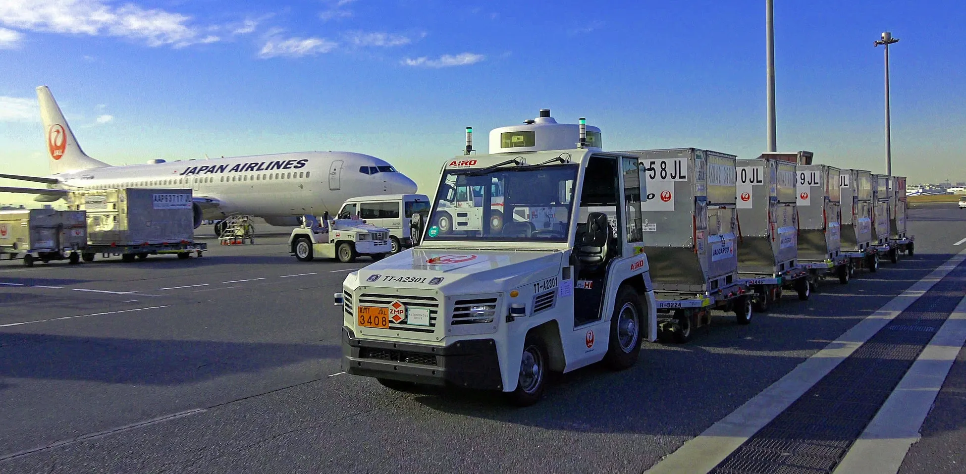 羽田空港が激変！『RoboCar Tractor 25T』が拓くレベル4自動運転の未来