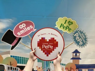 PePeの感謝を示す写真