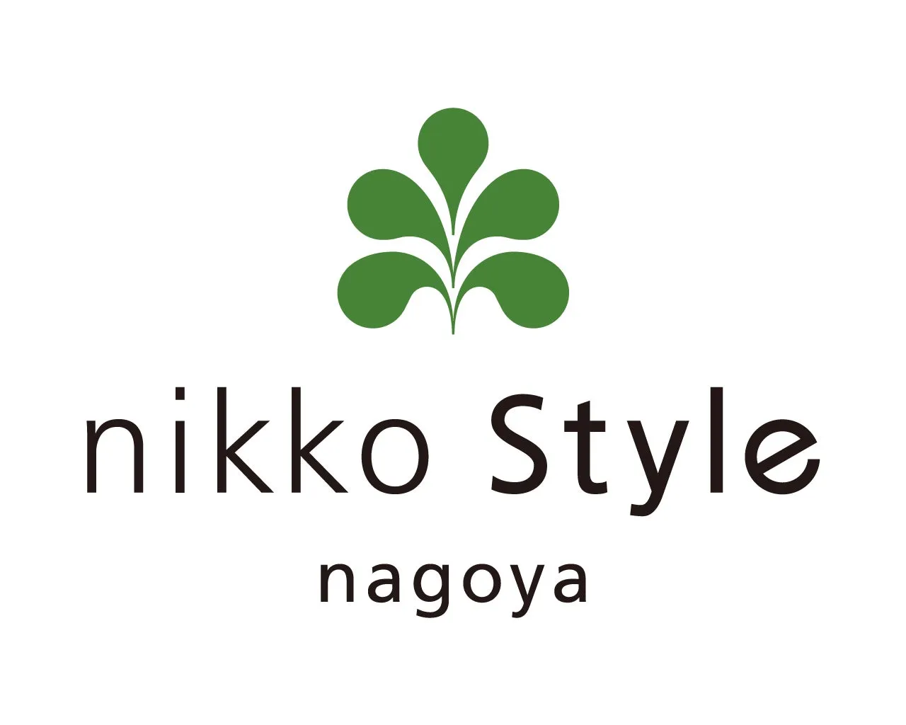 白地に、緑色の葉のマークと「nikko Style nagoya」の文字が描かれたロゴ。
