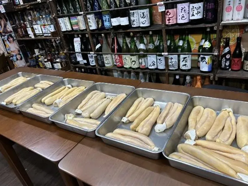 製造中のからすみ