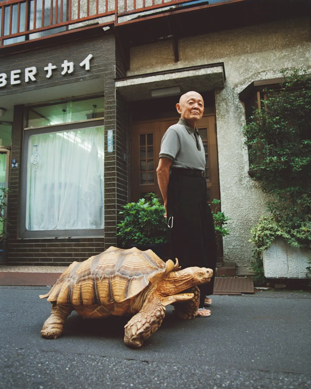 【ロエベ】カサロエベ銀座は「銀座の今」を映す鏡!限定品とシティガイドで巡る