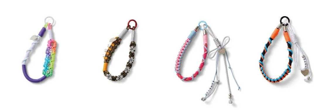 カラフルなストラップの集合写真