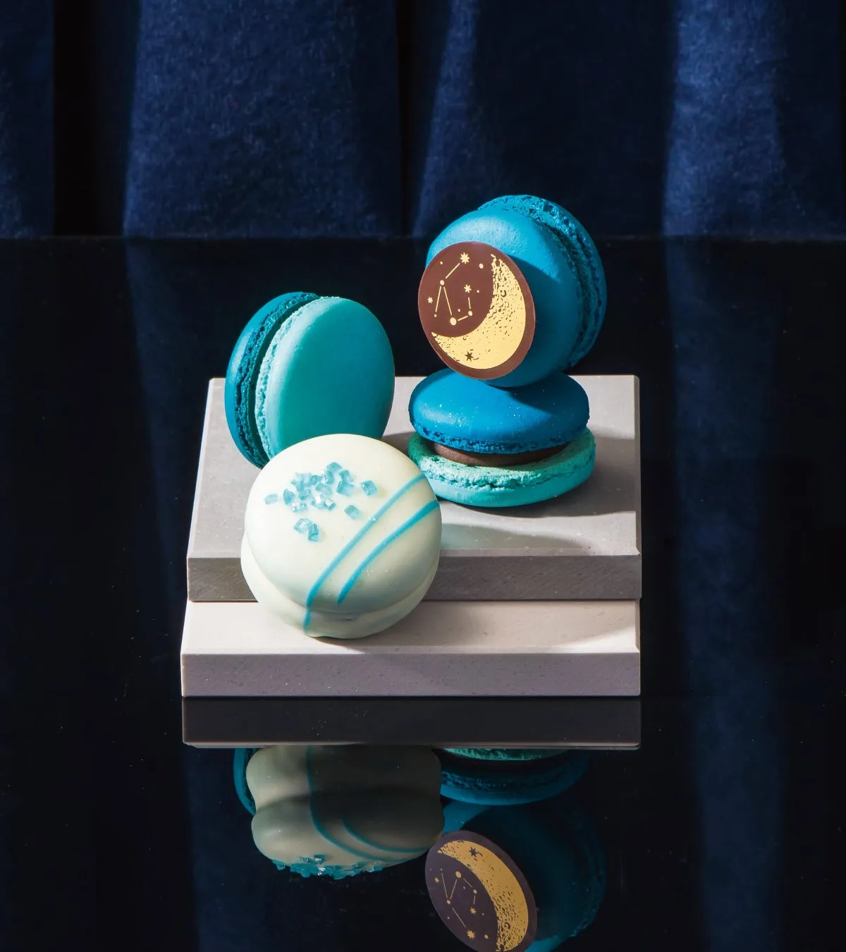 青いマカロン