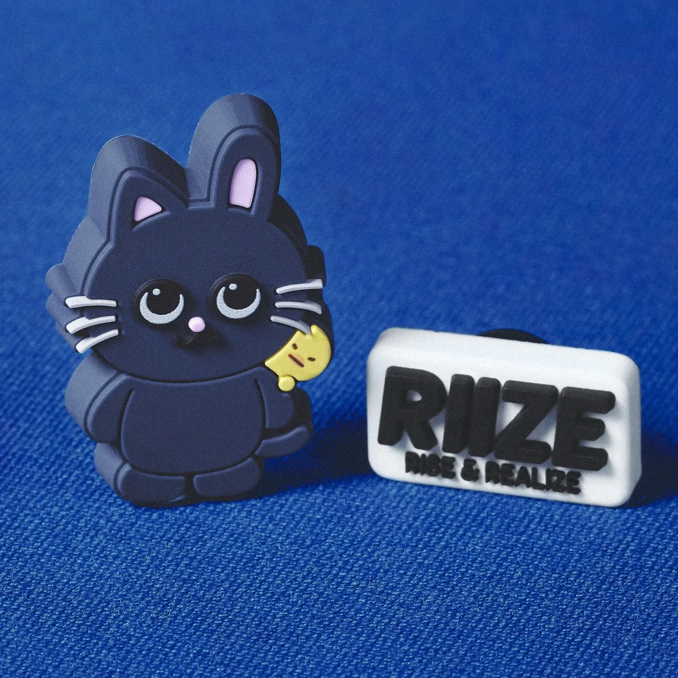 黒いウサギの形をしたジビッツ