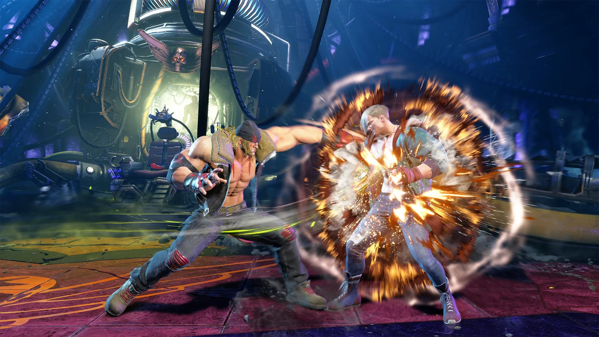 2人の男性が格闘している様子。一方はパンチを繰り出し、もう一方はそれを受け止めている